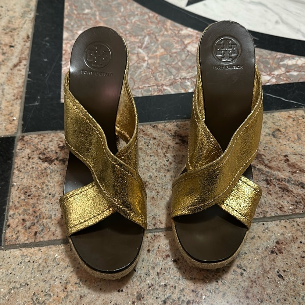 Tory burch gold sandals